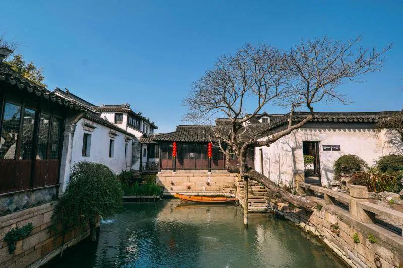 1950年丈夫出差见到毛主席，妻子不相信，最终坦白：我是毛家人
